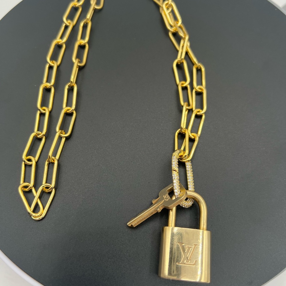 LV lock and key authentic comes with cute chain! - Picture 3 of 5